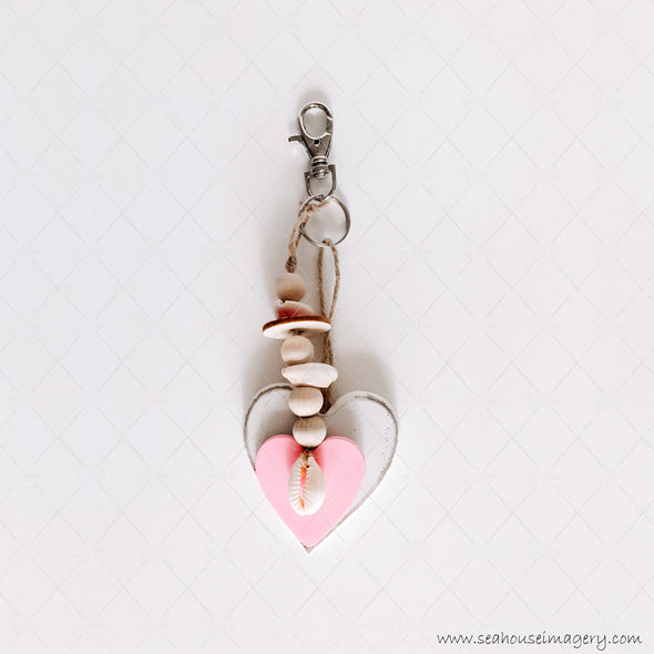 WM SeaHouse Craft Hanging Creations 2671 White Wooden and Pink Hearts 3x Cowrie Shells Beads Pink Wooden Button 17cm