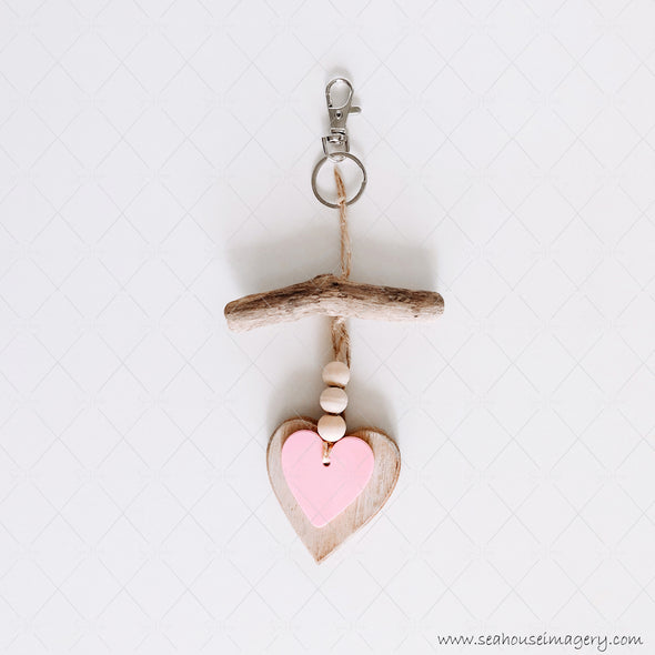 WM SeaHouse Craft Hanging Creations 2676 Natural Driftwood Wooden and Pink Hearts Beads String 20cm